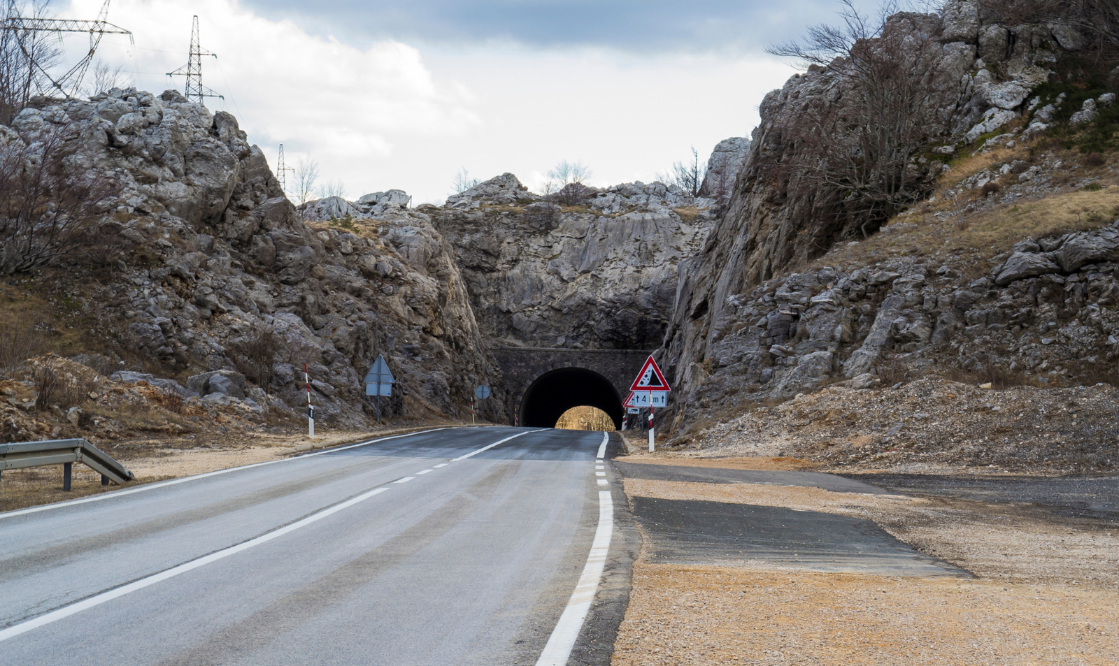 Khanspur hillside scenery